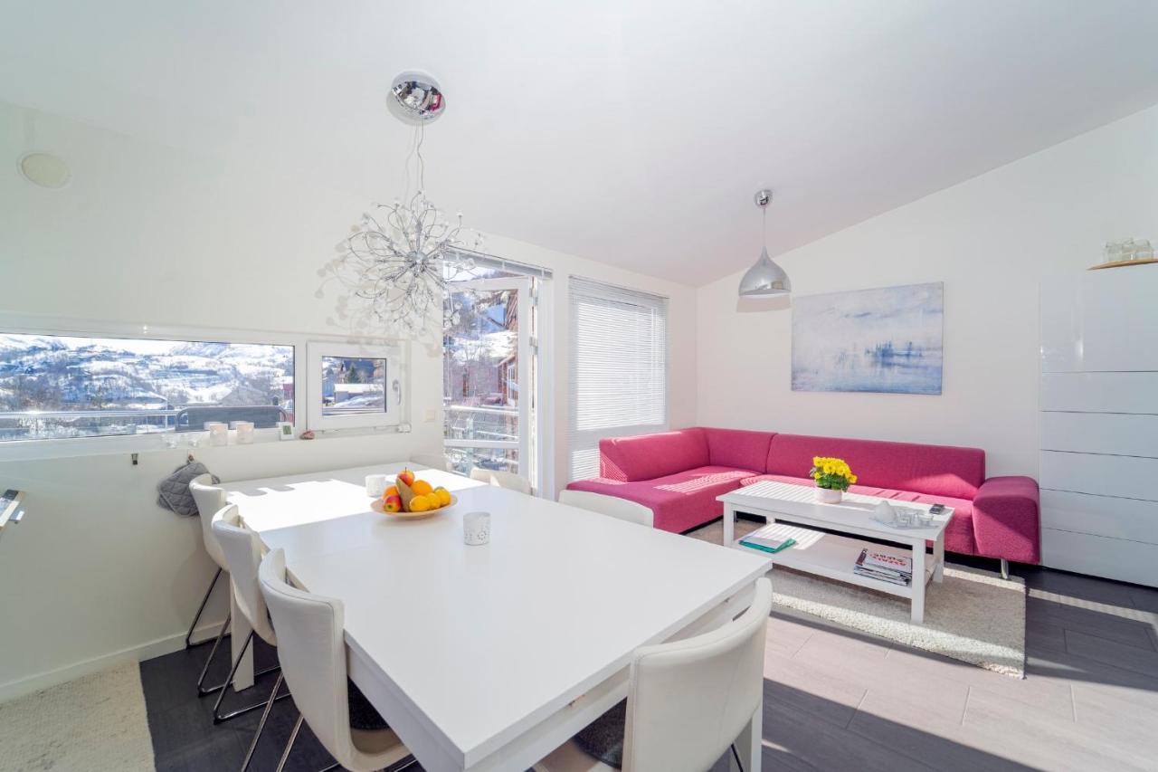 Three-Bedroom Apartment Tjorhom Exterior photo